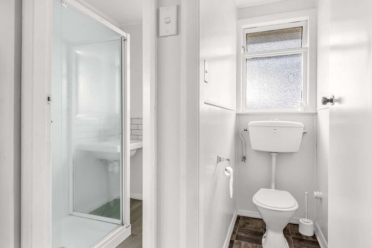 Photo of property in 12 Mcguire Street, Hawera, 4610