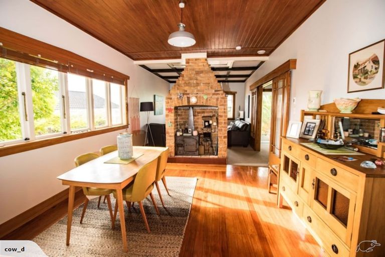 Photo of property in 89 Sunnyside Road, Sunnyvale, Auckland, 0612