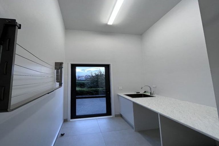 Photo of property in 2 Parachute Crescent, Papakura, 2110