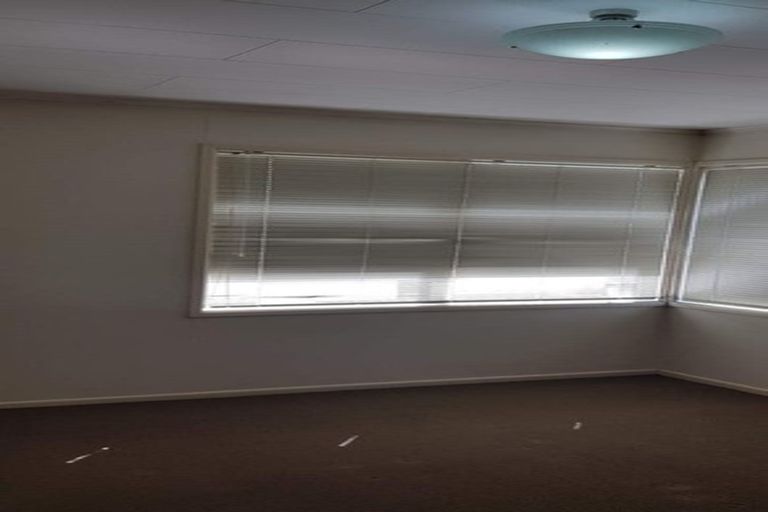 Photo of property in 11 Ussher Place, Pakuranga Heights, Auckland, 2010