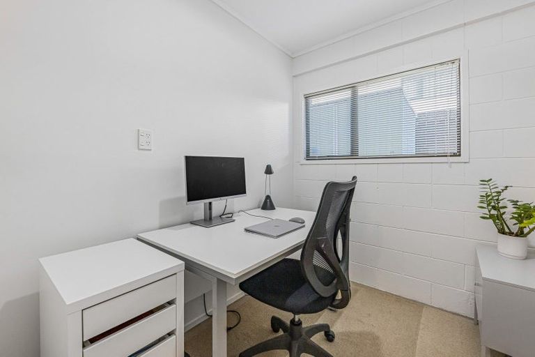 Photo of property in 55 Dignan Street, Point Chevalier, Auckland, 1022