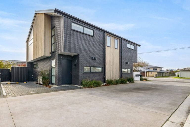 Photo of property in 2/59 Waimairi Road, Upper Riccarton, Christchurch, 8041