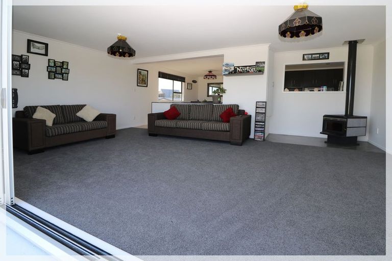 Photo of property in 67 Hartley Street, Foxton Beach, Foxton, 4815