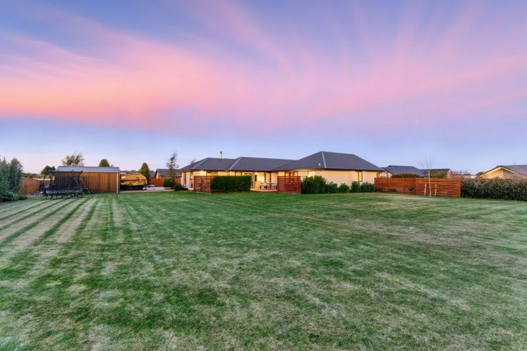 Photo of property in 33 Silver Peaks Drive, West Melton, 7618