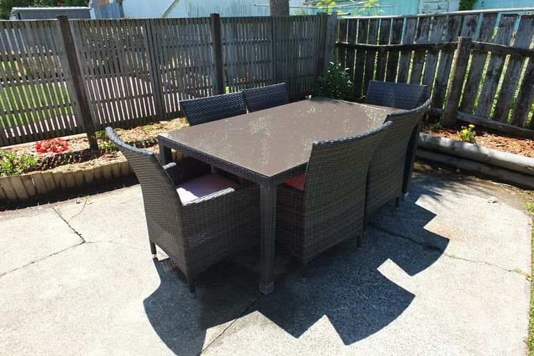 Photo of property in 73 Avenue Road, Foxton, 4814