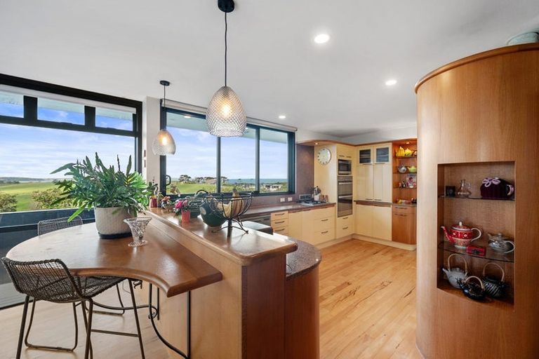 Photo of property in 181 Vaughans Road, Okura, Auckland, 0792