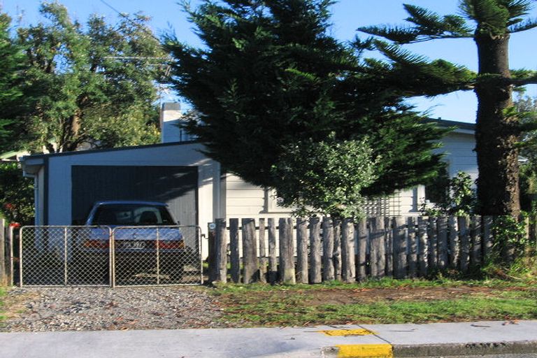 Photo of property in 13 The Avenue, Otaki Beach, Otaki, 5512