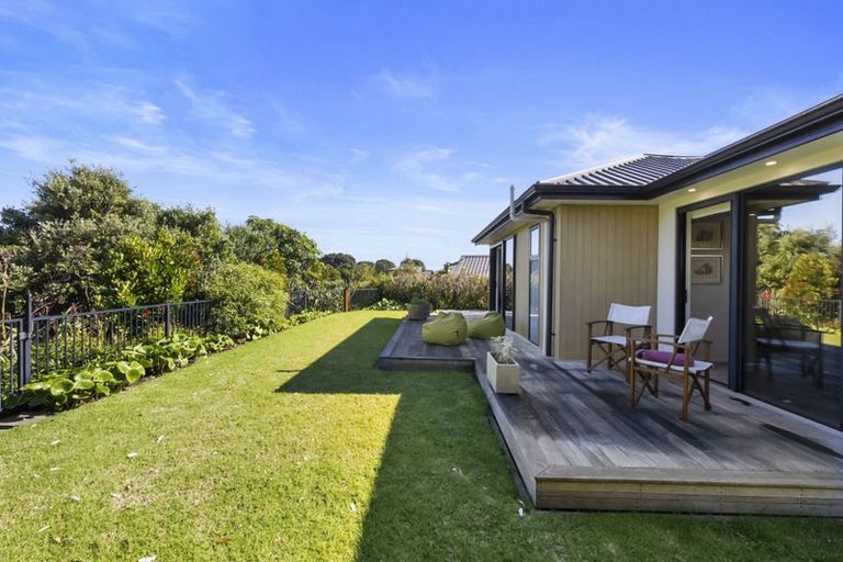 Photo of property in 2/31 Links Drive, Waiwhakaiho, New Plymouth, 4312