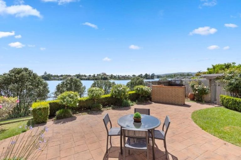 Photo of property in 88 Rushgreen Avenue, Pahurehure, Papakura, 2113