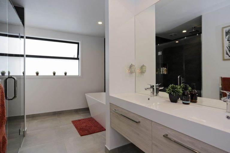 Photo of property in 121a Bellevue Road, Brookfield, Tauranga, 3110