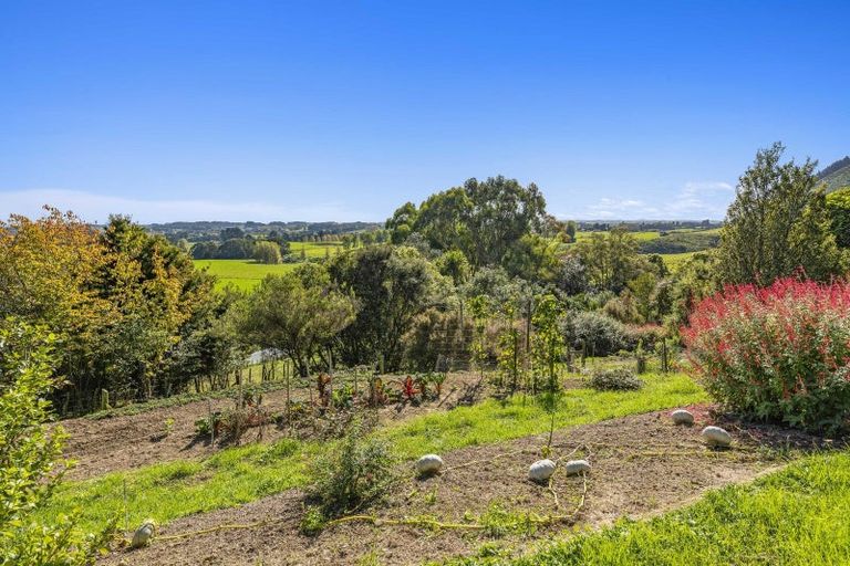 Photo of property in 35 Sunglo Terrace, Otaki, 5512