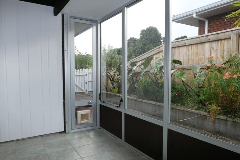 Photo of property in 11 Walton Avenue, Waikanae, 5036