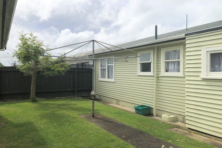 Photo of property in 1 Trafalgar Street, Levin, 5510