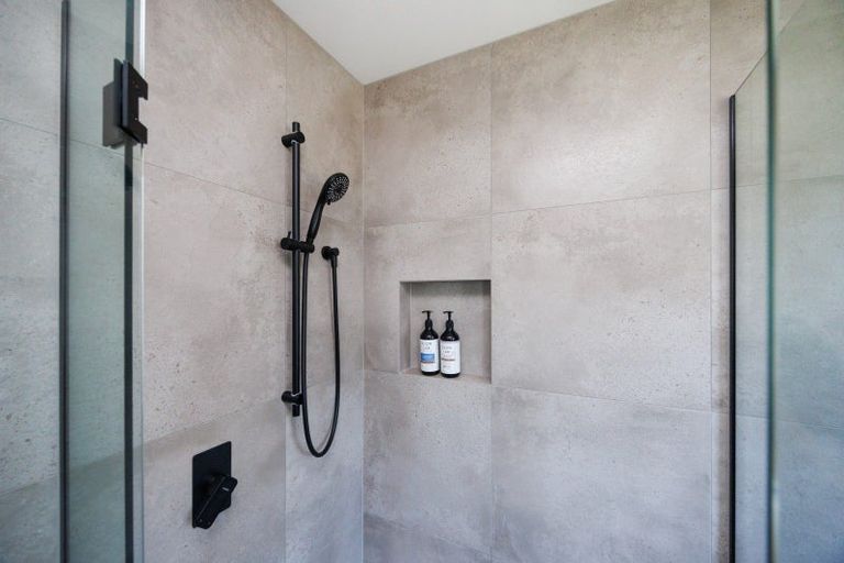 Photo of property in 6 Ivy Lane, Kelvin Grove, Palmerston North, 4414