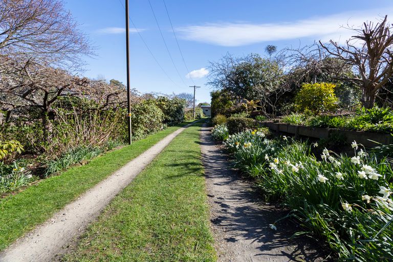 Photo of property in 42 Awamoa Road, Holmes Hill, Oamaru, 9401