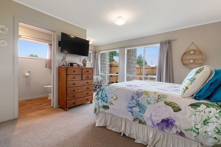 Photo of property in 2 Fencourt Crescent, Katikati, 3129