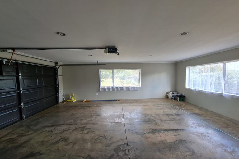 Photo of property in 10 Gleaming Place, Waiuku, 2123