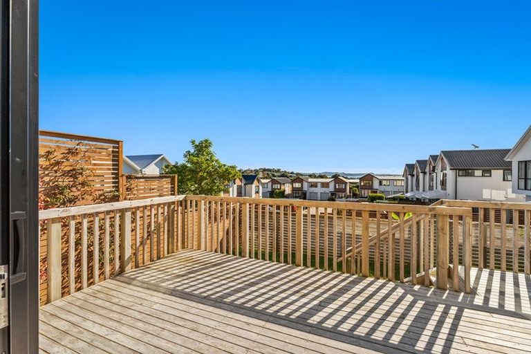 Photo of property in 17 Seafarer Crescent, Stanmore Bay, Whangaparaoa, 0932