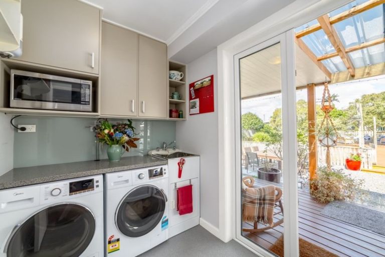 Photo of property in 22 Princess Street, Martinborough, 5711