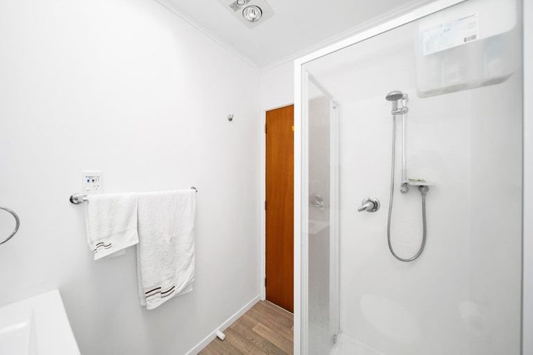 Photo of property in 4/29 Clemow Road, Fitzroy, New Plymouth, 4312