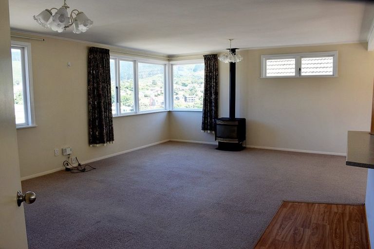 Photo of property in 7 Taylor Terrace, Tawa, Wellington, 5028
