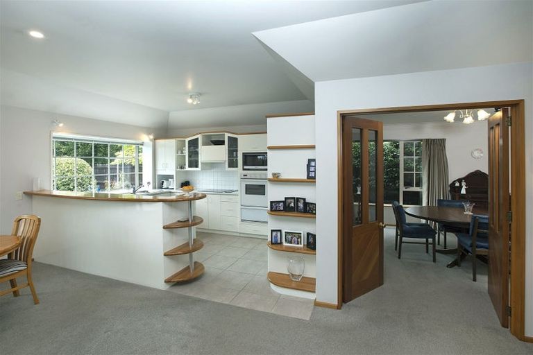 Photo of property in 10 Tavistock Place, Russley, Christchurch, 8042