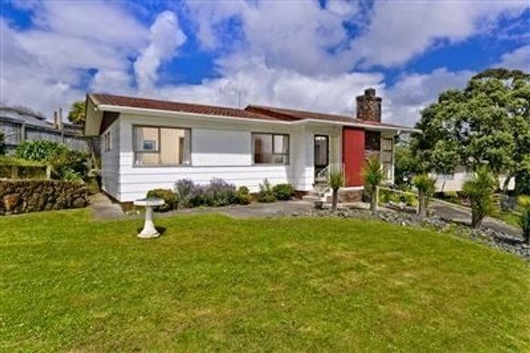 Photo of property in 6 Camrose Place, Glenfield, Auckland, 0629