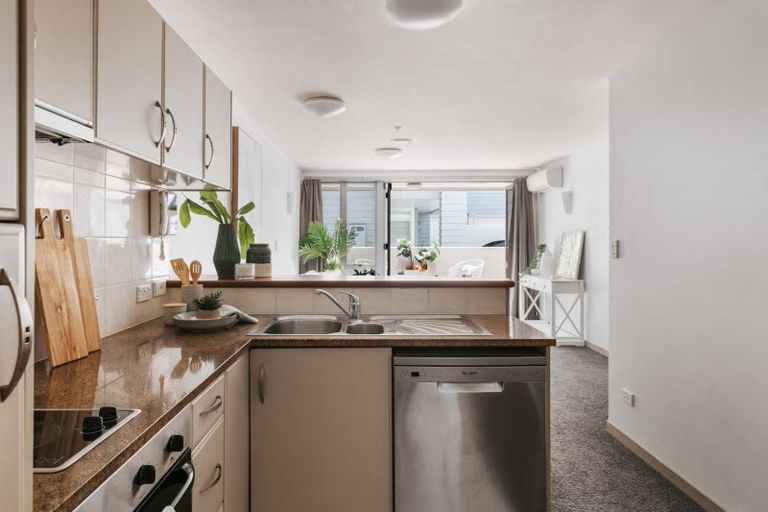 Photo of property in Anchorage Apartments, 114/36 Victoria Road, Mount Maunganui, 3116