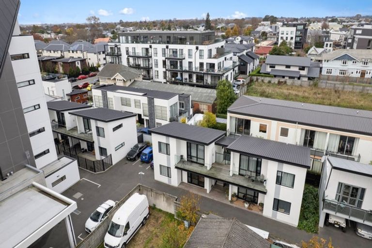 Photo of property in 9/12 Latimer Square, Christchurch Central, Christchurch, 8011