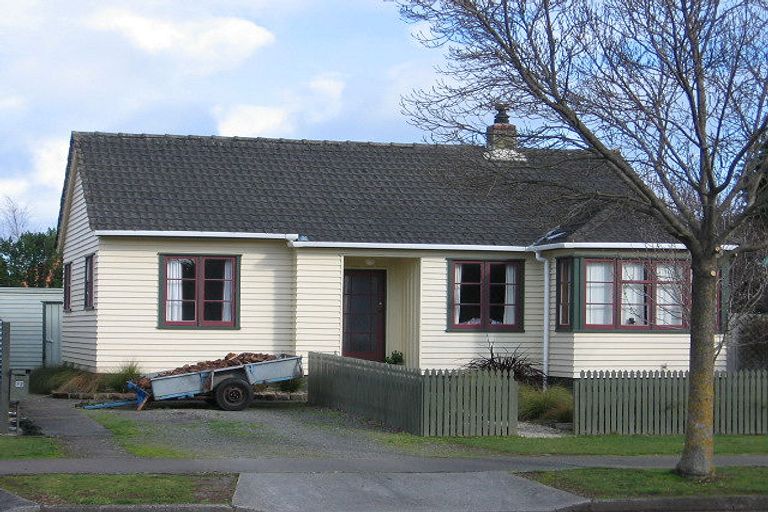 Photo of property in 32 Ihle Street, Terrace End, Palmerston North, 4410