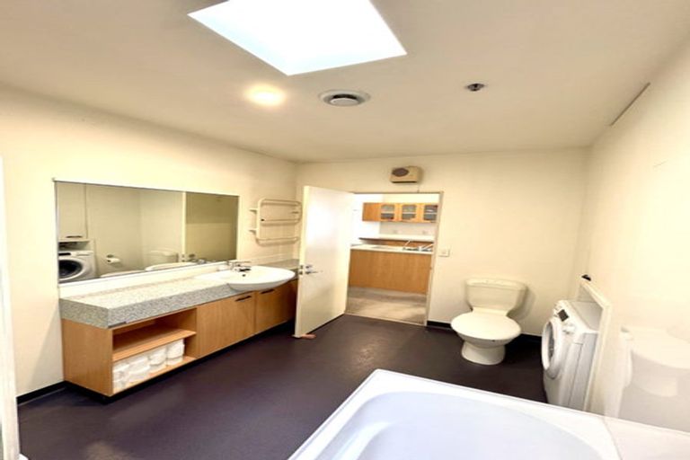 Photo of property in Hume House, 31/152 The Terrace, Wellington Central, Wellington, 6011