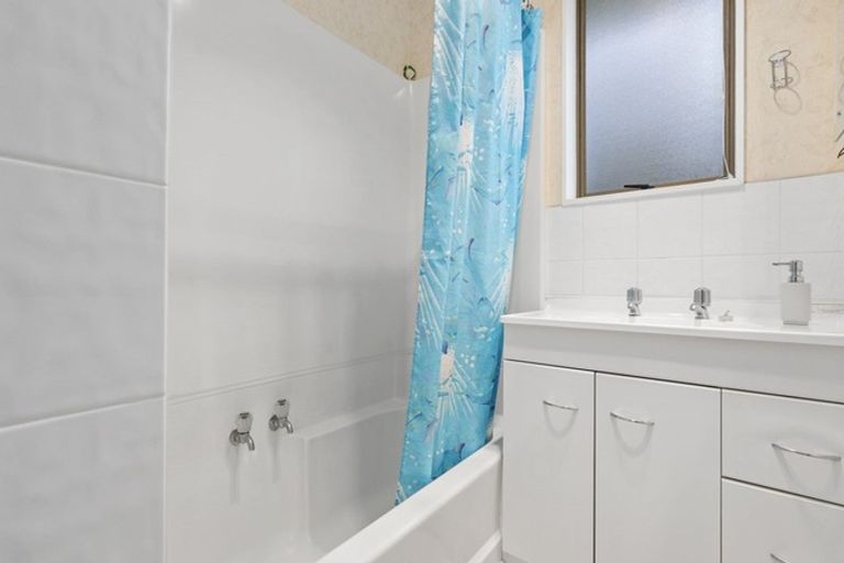 Photo of property in 2/50 Doralto Road, Frankleigh Park, New Plymouth, 4310