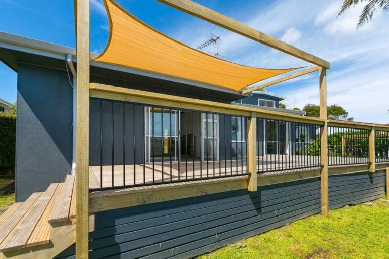 Photo of property in 16 Saint Ives Grove, Whalers Gate, New Plymouth, 4310