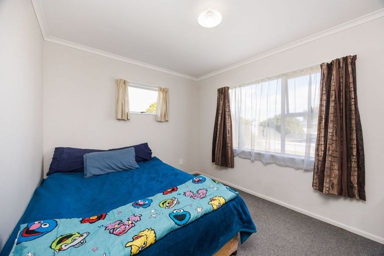 Photo of property in 14 Heather Street, Levin, 5510