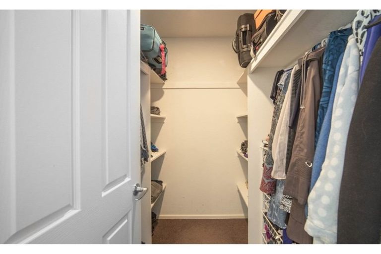 Photo of property in 4 The Oval, Hillmorton, Christchurch, 8024