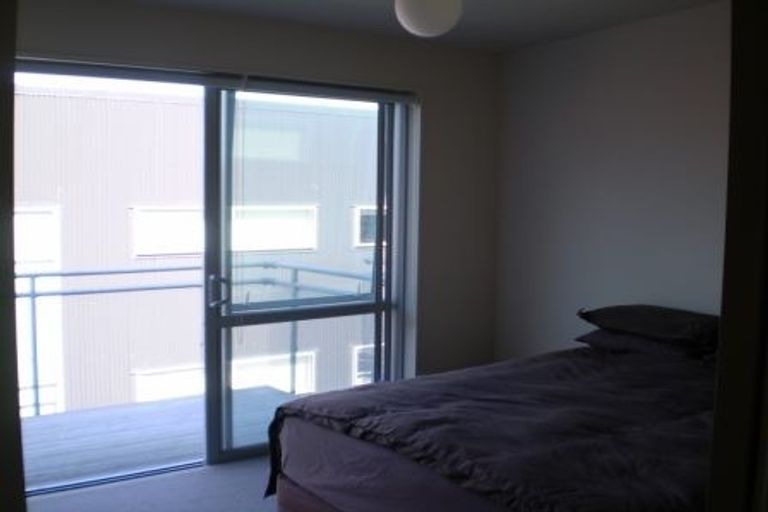 Photo of property in 21/2 Onslow Road, Khandallah, Wellington, 6035