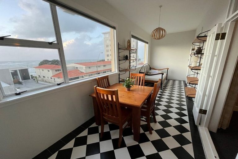 Photo of property in Devonport Apartments, 37/127 Saint Aubyn Street, New Plymouth, 4310