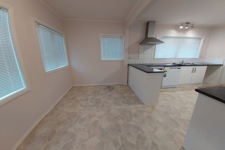 Photo of property in 2/38 Myers Road, Manurewa East, Auckland, 2102