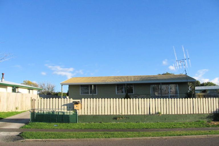 Photo of property in 6 Lagoon Place, Poike, Tauranga, 3112