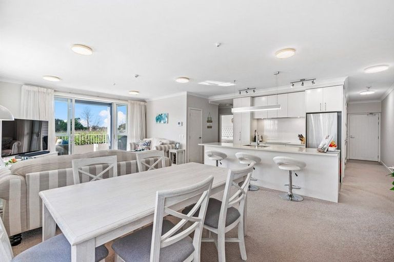 Photo of property in 58 Rewa Rewa Lane, Orewa, 0931