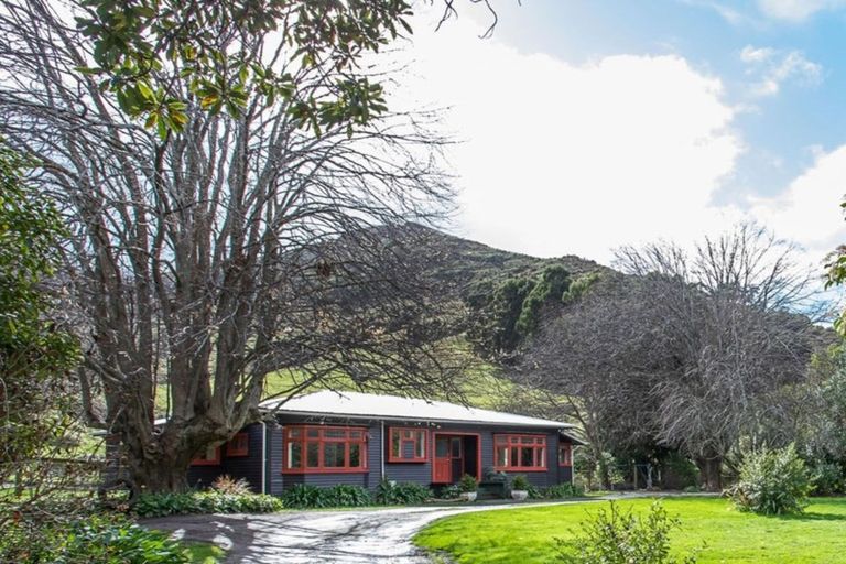 Photo of property in 3883 Christchurch Akaroa Road, Little River, 7591