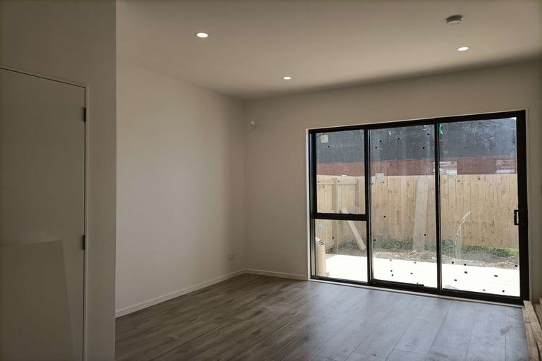 Photo of property in 13d Serjeant Street, Henderson, Auckland, 0612