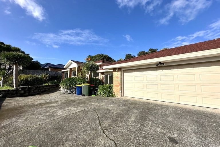 Photo of property in 3 Chesterton Terrace, Henderson, Auckland, 0612