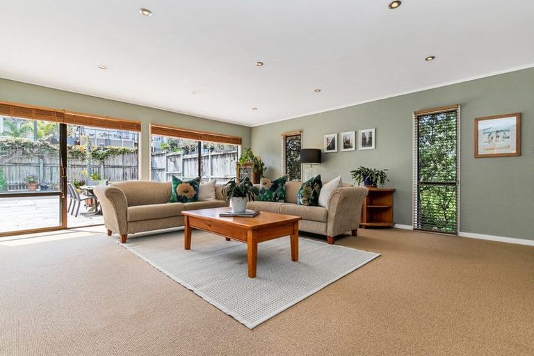 Photo of property in 2/41 Lyons Avenue, Murrays Bay, Auckland, 0630