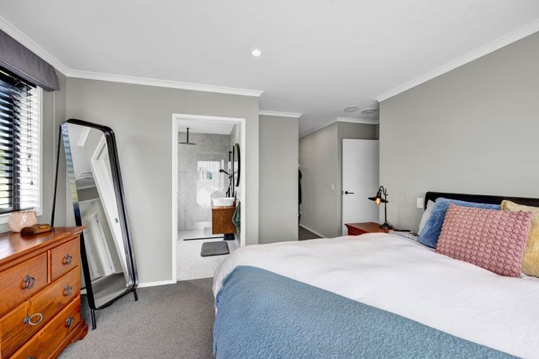 Photo of property in 1 Larlin Drive, Hawera, 4675