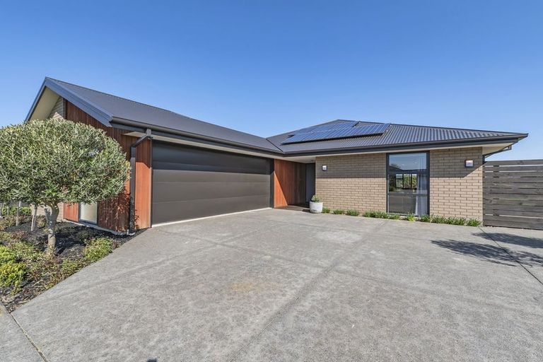 Photo of property in 15 Chimango Place, Rolleston, 7615
