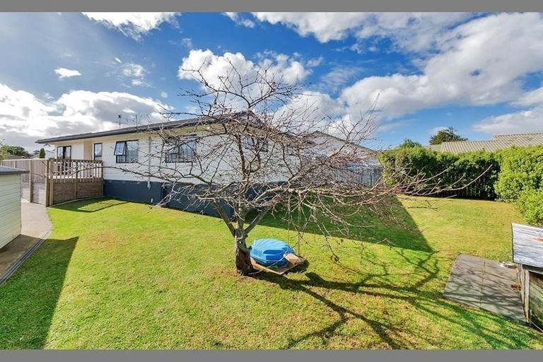 Photo of property in 5 Zurich Place, Weymouth, Auckland, 2103