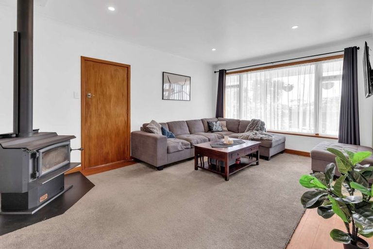 Photo of property in 4 Belvedere Crescent, Takaro, Palmerston North, 4412