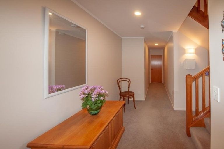 Photo of property in 10 Myers Grove, Churton Park, Wellington, 6037