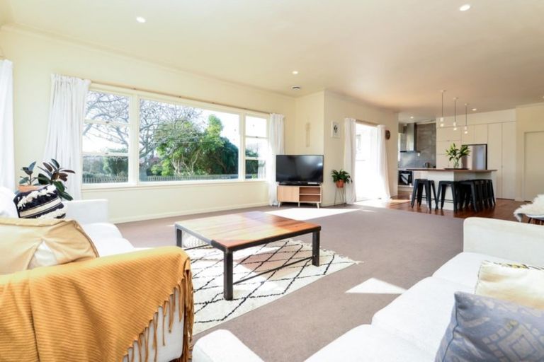 Photo of property in 42 Chaucer Street, Leamington, Cambridge, 3432